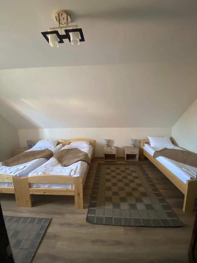 Gradics Panzio Hotel Siculeni Exterior photo
