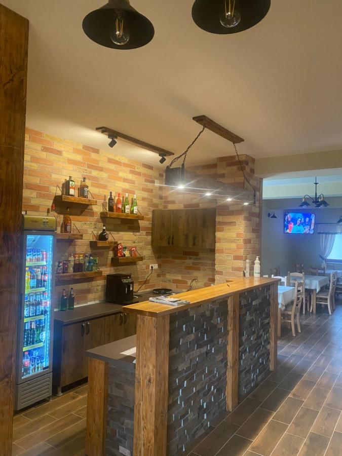 Gradics Panzio Hotel Siculeni Exterior photo