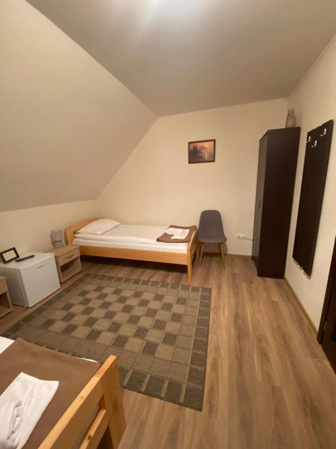Gradics Panzio Hotel Siculeni Exterior photo