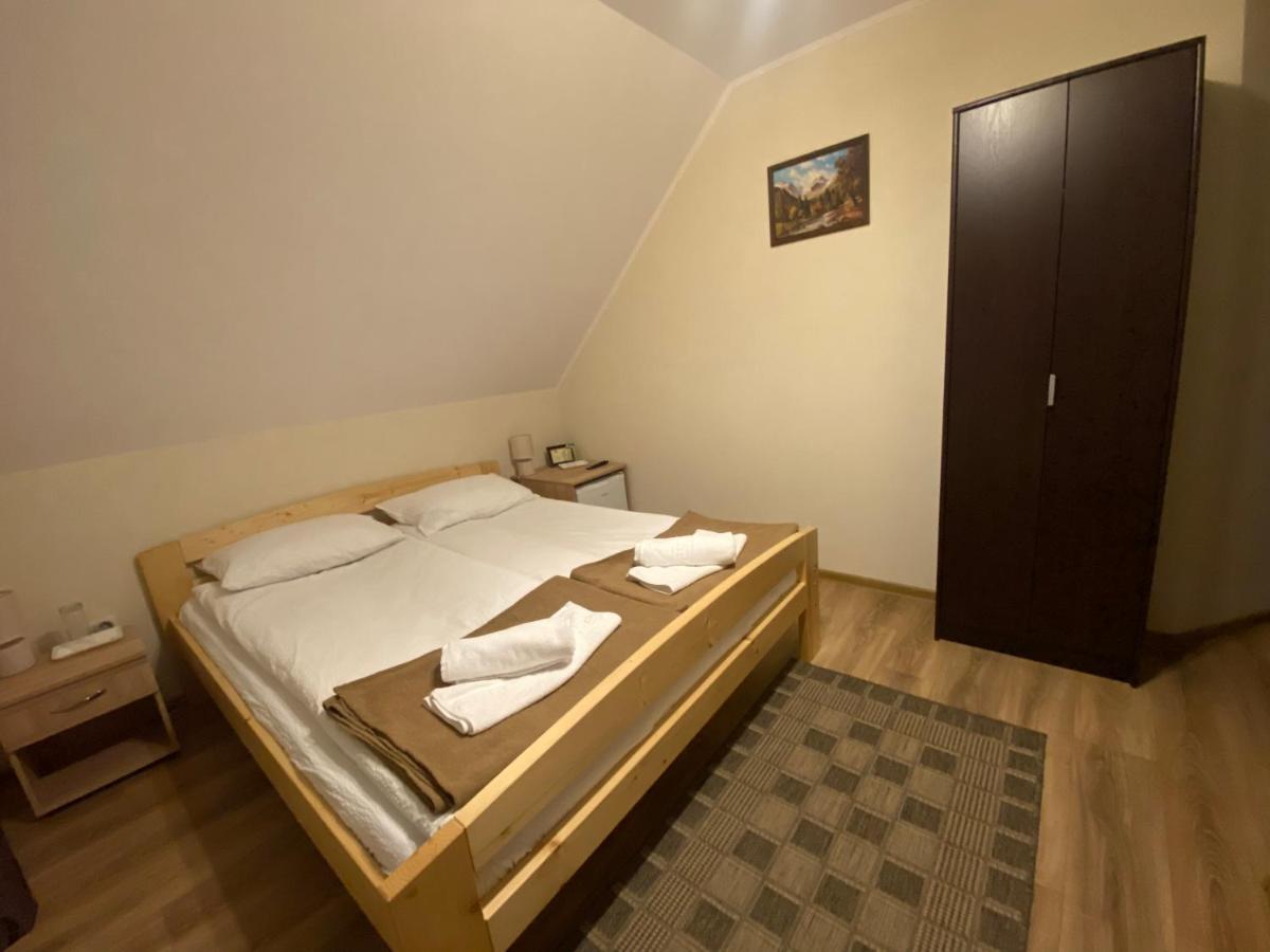 Gradics Panzio Hotel Siculeni Exterior photo
